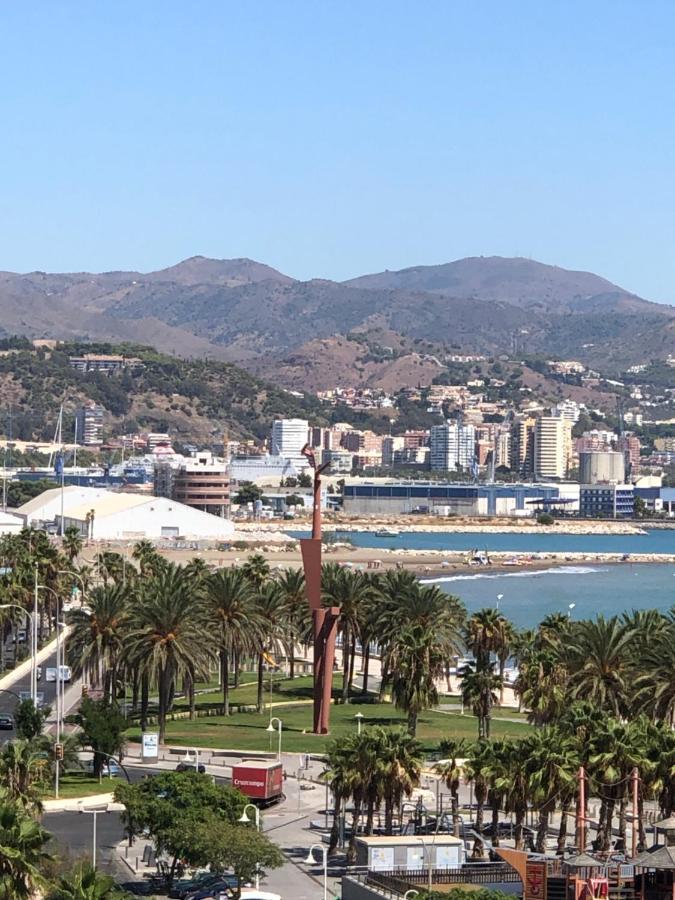 Atico Mirador Paseo Antonio Banderas primera linea de playa y piscina Málaga Exterior foto
